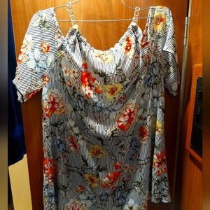 Womens Free Kisses 1x off shoulder shirt